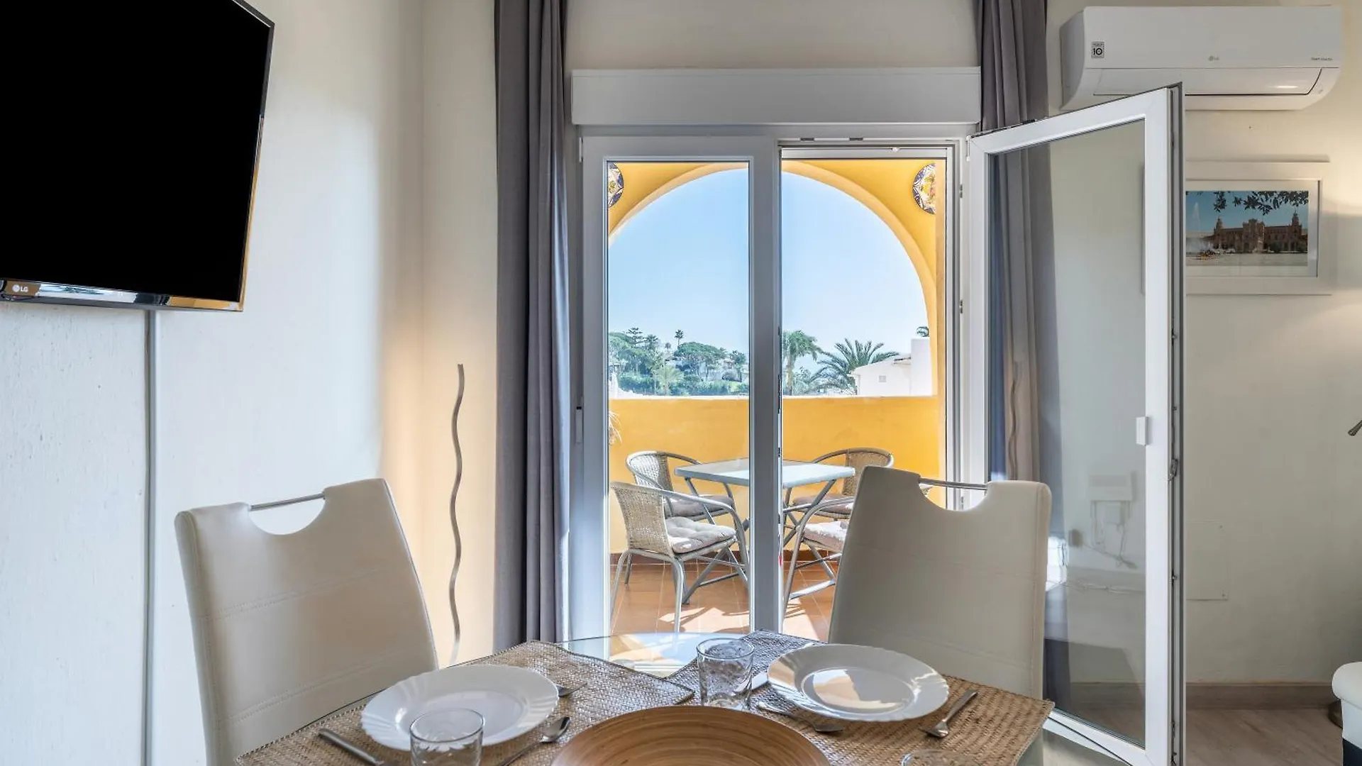 Beachfront Puerto Cabopino Apartment Marbella